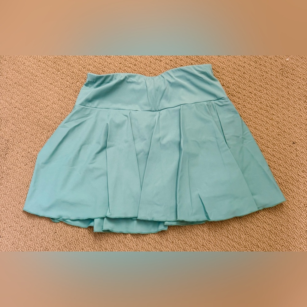 Seafoam green HALARA Women’s M skirt never worn with inside pockets